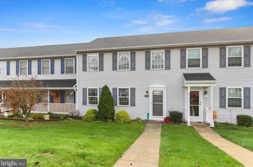 123 Country Ridge Dr, Red Lion, PA 17356-8861