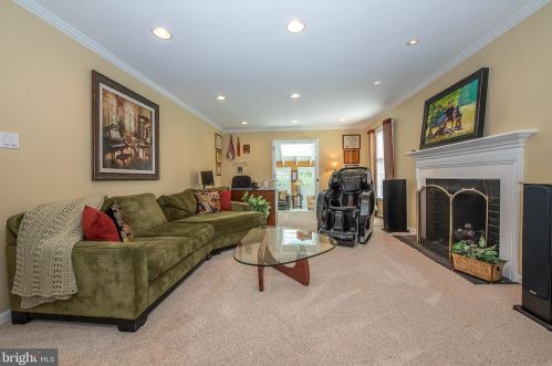 614 Westwind Dr, Berwyn PA  19312-1144 exterior