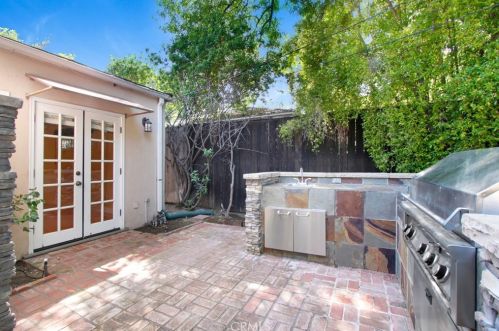 11805 Hartsook St, North Hollywood CA  91607-3215 exterior