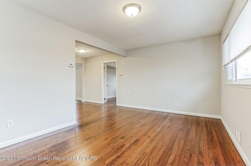 21 Maplewood Dr, Bricktown NJ  08723-3353 exterior