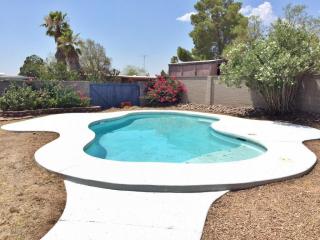 3240 Winona Cir, Tucson, AZ 85730-3027