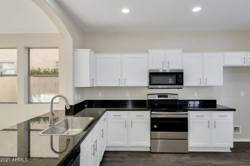 3301 Meadowview Dr, Gilbert AZ 85298-4001 exterior