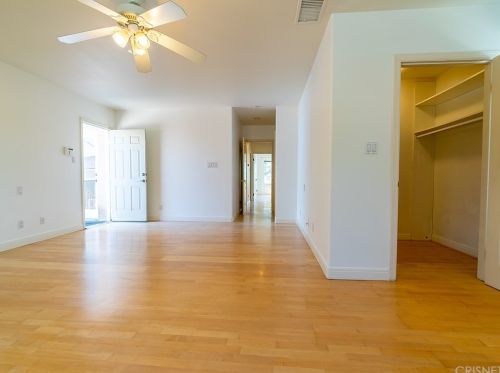 17935 Rosita St, Van Nuys CA 91316-4217 exterior