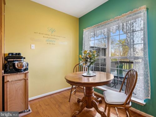 14238 Hunters Run Way, Gainesville VA  20155-4408 exterior