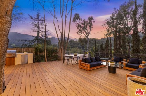 328 Poquito Ln, Topanga CA  90290-3547 exterior