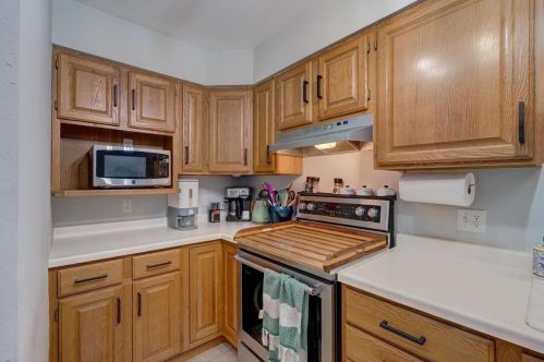 31 Ponwood Cir, Madison WI  53717-1179 exterior