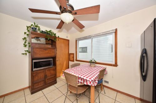 5769 92, Milwaukee WI 53225-2706 exterior