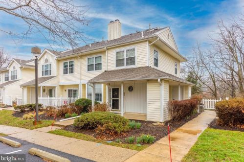 223 Windsor Ct, Glen Mills, PA 19342-2025