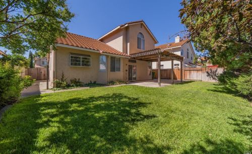 273 Sparrow St, Vacaville CA  95687-7223 exterior