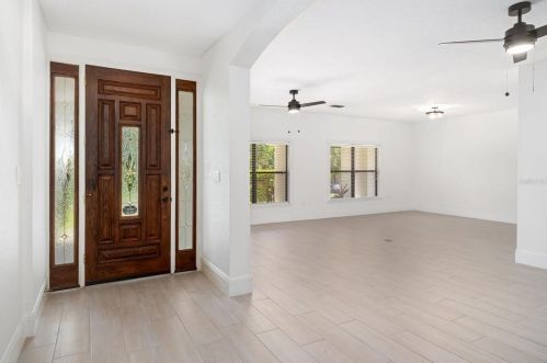 552 Lake Ave, Altamonte Springs FL  32701-3639 exterior