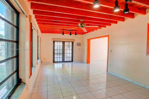 735 71st Pl, Hialeah, FL 33014-4826