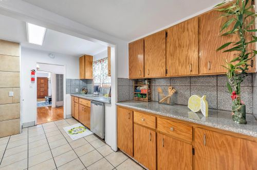 2031 103rd Ave, Oakland CA  94603-3325 exterior