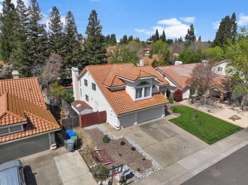 186 Baurer Cir, Folsom CA  95630-6786 exterior