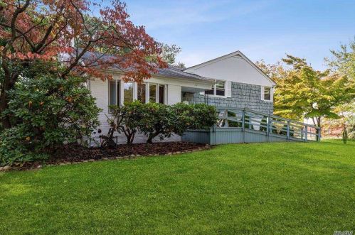 6 Algonquin Dr, Huntington Station, NY 11746-2011