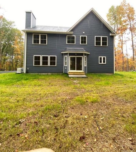 59 School House Rd, Middletown, NY 10940-7323