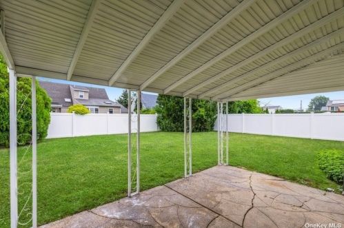 26 Westbury Ave, Hicksville NY  11803-3414 exterior