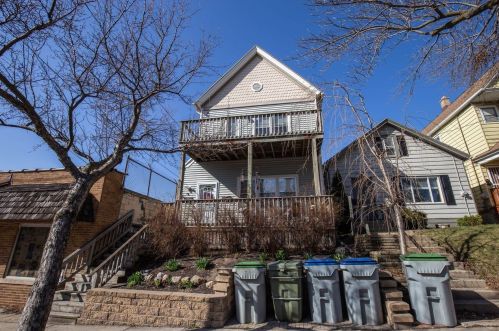916 Hamilton St, Milwaukee WI  53202-1529 exterior