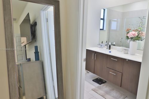 15832 91st Ct, Hialeah FL  33018-1951 exterior