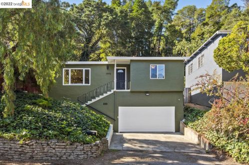 3892 Delmont Ave, Oakland, CA 94605-2231