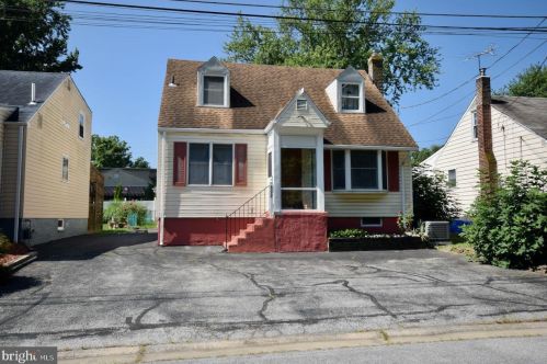 402 Wyoming Ave, Wilmington, DE 19809-1304