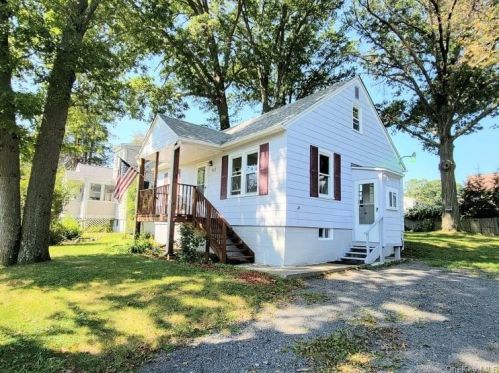 82 Ridgewood Ave, Middletown NY  10940-3415 exterior