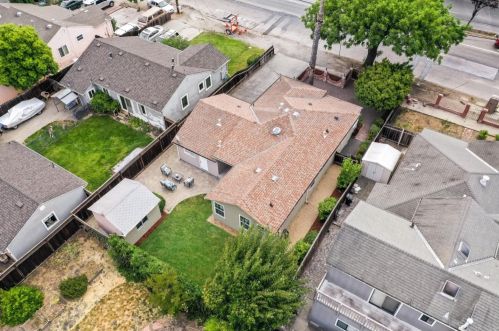 1009 Marsh Rd, Redwood City CA  94063-4431 exterior