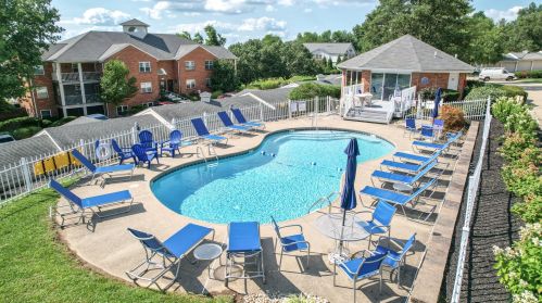 302 Keeneland Dr, Newport, KY 41075-4024