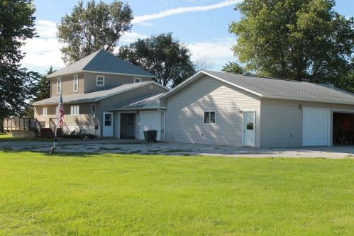 18711 330th St, Conrad, IA 50621-8145