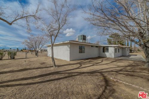 15455 Topango Rd, Victorville, CA 92394-1863