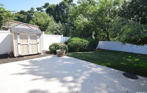 2097 North Dr, Seaford, NY 11783-2236