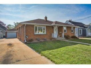 624 Walbrun St, Menasha, WI 54952-2249