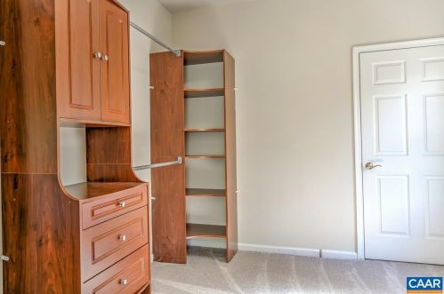 17 Shortwood Cir, Bybee VA  22963-2747 exterior