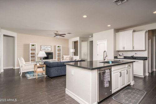 3948 Strawberry Dr, Gilbert AZ  85298-3703 exterior