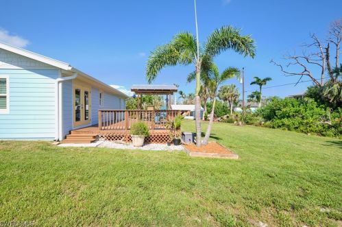 3633 Mango St, Saint James City FL  33956-2553 exterior