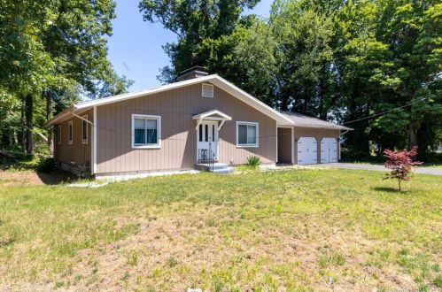 28 Wintonbury Ave, Bloomfield, CT 06002-1922