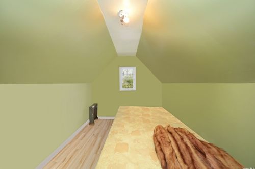 100-12 205th St, Jamaica NY  11423-2210 exterior