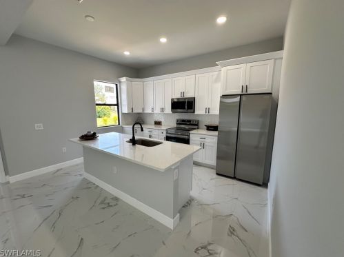 1450 1st Ter, Cape Coral, FL 33909-2640