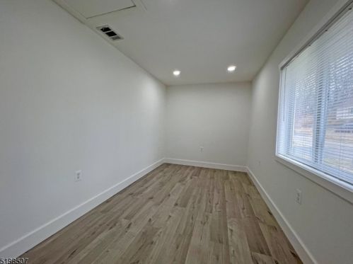 306 Brown Trl, Hopatcong NJ  07843-1107 exterior