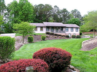 1028 Vicar Rd, Danville, VA 24540-1287