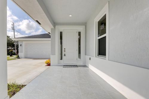 2526 Kenilworth St, Fort Pierce, FL 34953-2573