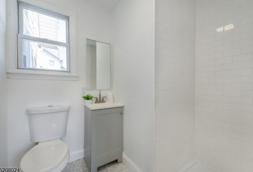 10 1st Ave, East Orange NJ  07017-5423 exterior