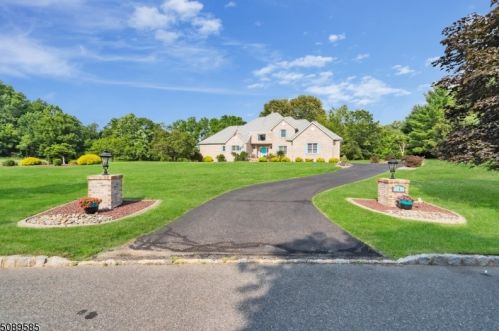 8 Sunny Ln, Andover NJ  07821-2122 exterior
