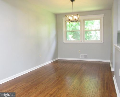 448 Willow Dr, Riverton NJ  08077-3420 exterior