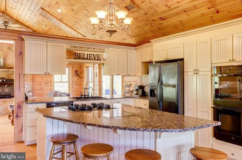 3714 Mountain Rd, Haymarket VA  20169-1739 exterior