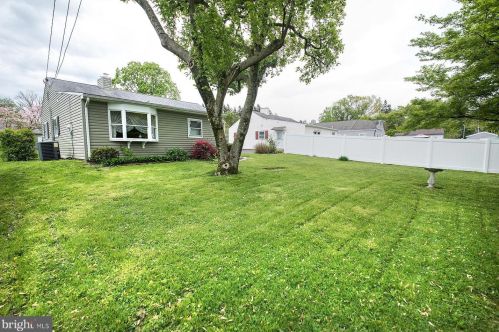 856 Willow St, Southampton PA  18966-3432 exterior