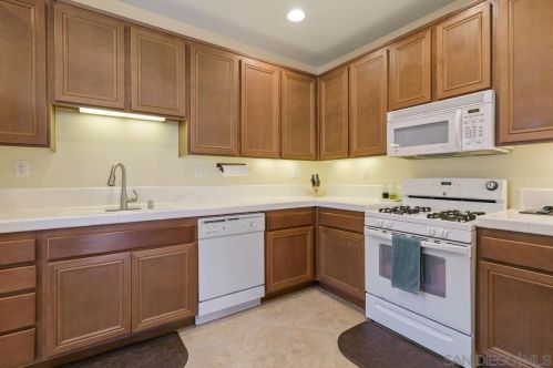 16915 Hutchins Lndg, San Diego, CA 92127-6849