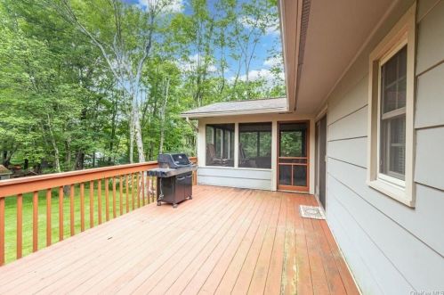 6 Sunset Dr, Monticello NY  12701-4500 exterior