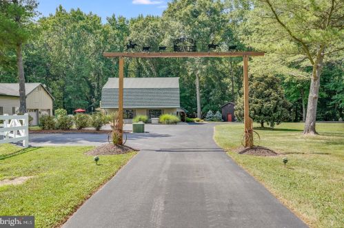 1163 Denneys Rd, Dover DE  19904-4946 exterior