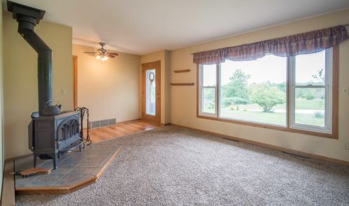 2168 Slinger Rd, Richfield, WI 53076-9619