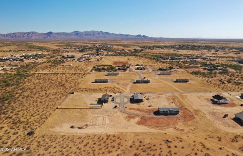 29218 253rd Dr, Wittmann, AZ 85361-8719